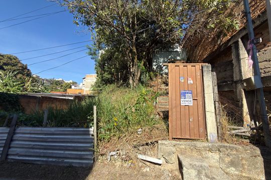 Fachada de casa à venda com 2 quartos, 340m² em Betania, Contagem
