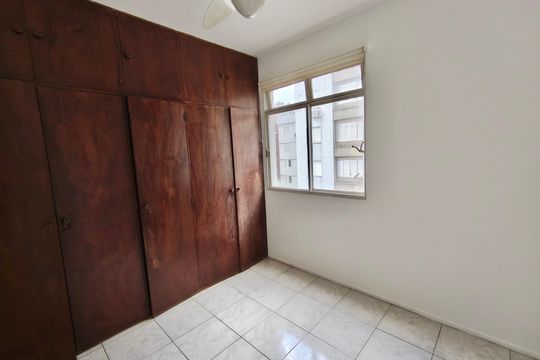 Quarto de apartamento à venda com 2 quartos, 75m² em Gutierrez, Belo Horizonte