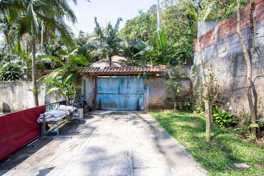 Garagem de casa para alugar com 3 quartos, 250m² em Sete Praias, Diadema