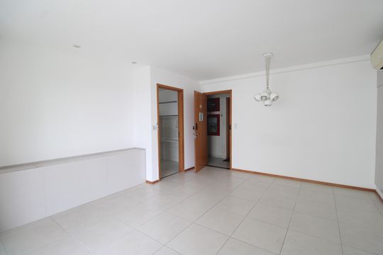 Sala de apartamento para alugar com 2 quartos, 80m² em Barra Olímpica, Rio de Janeiro