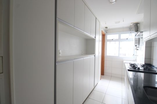 Cozinha de apartamento para alugar com 2 quartos, 80m² em Barra Olímpica, Rio de Janeiro