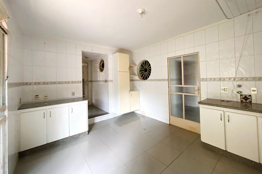 Área de Serviço de casa para alugar com 4 quartos, 350m² em Anchieta, Belo Horizonte