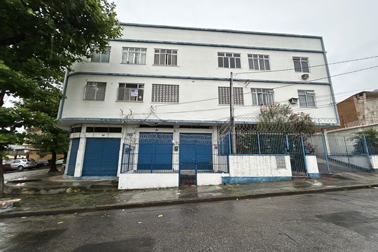 Fachada + placa de apartamento para alugar com 2 quartos, 60m² em Maria da Graça, Rio de Janeiro