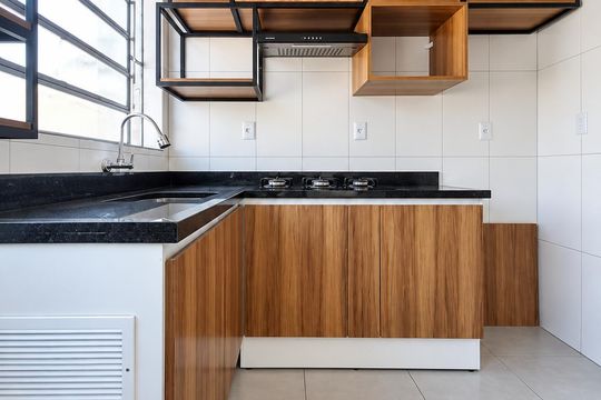 Cozinha de apartamento para alugar com 1 quarto, 38m² em Jardim Dona Leopoldina, Porto Alegre