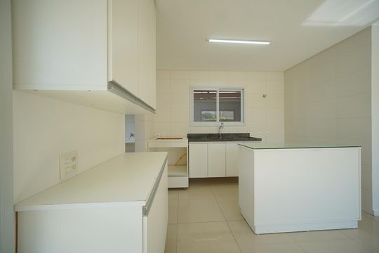 Cozinha  de casa para alugar com 3 quartos, 135m² em Campeche Central, Florianópolis