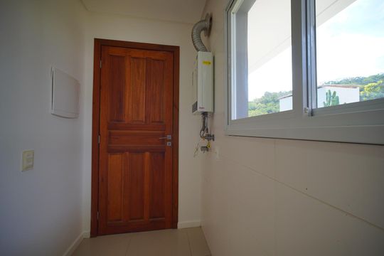 Área de Serviço  de casa para alugar com 3 quartos, 135m² em Campeche Central, Florianópolis