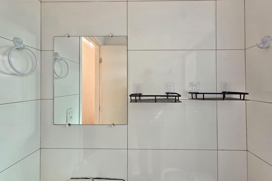 Banheiro de apartamento para alugar com 2 quartos, 48m² em Jardim Utinga, Santo André