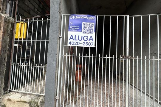 Fachada de casa para alugar com 1 quarto, 107m² em Jardim Belval, Barueri