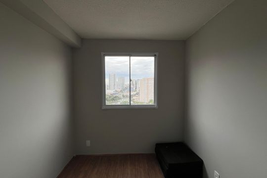 Quarto 2 de apartamento para alugar com 2 quartos, 35m² em Parque Industrial Tomas Edson, São Paulo