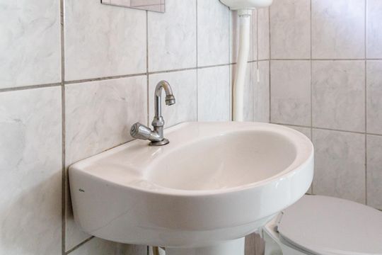 Banheiro de casa para alugar com 1 quarto, 42m² em Jardim Sao Domingos, Guarulhos