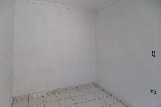 Quarto de casa para alugar com 1 quarto, 42m² em Jardim Sao Domingos, Guarulhos