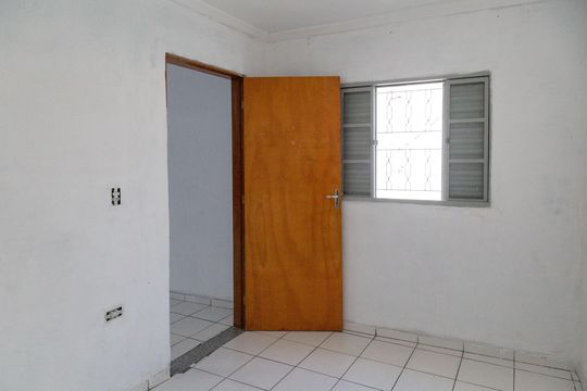 Quarto de casa para alugar com 1 quarto, 42m² em Jardim Sao Domingos, Guarulhos