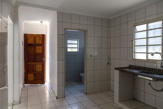 Cozinha de casa para alugar com 1 quarto, 42m² em Jardim Sao Domingos, Guarulhos