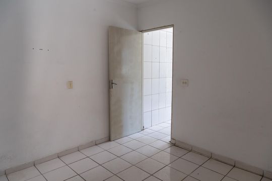 Quarto de casa para alugar com 1 quarto, 42m² em Jardim Sao Domingos, Guarulhos