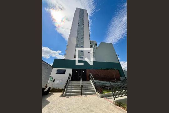 Fachada e portaria de apartamento para alugar com 2 quartos, 55m² em Centro, Guarulhos