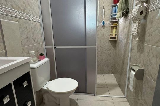 Banheiro de casa à venda com 2 quartos, 209m² em Fazenda da Juta, São Paulo