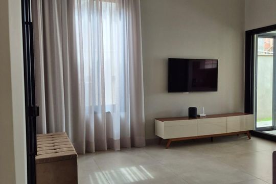 Sala de casa de condomínio para alugar com 3 quartos, 148m² em Bonfim Paulista, Ribeirão Preto