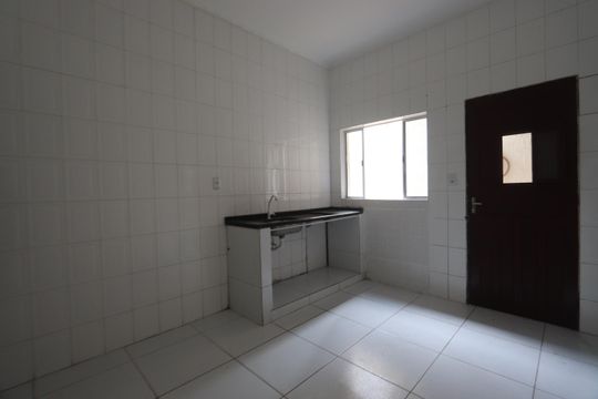 Cozinha de casa para alugar com 1 quarto, 70m² em Parque dos Bancarios, São Paulo