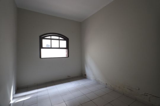 Casa para alugar com 1 quarto, 70m² em Parque dos Bancarios, São Paulo