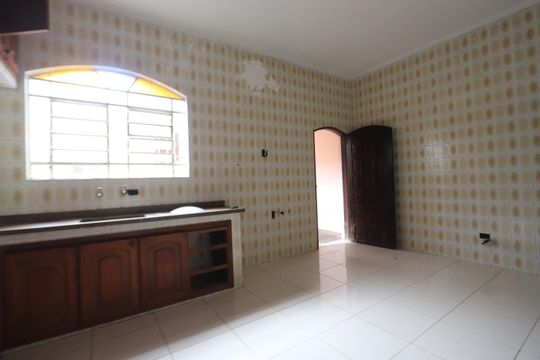 Cozinha de casa para alugar com 1 quarto, 70m² em Parque dos Bancarios, São Paulo