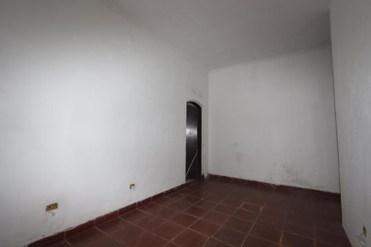Sala de casa para alugar com 1 quarto, 70m² em Parque dos Bancarios, São Paulo