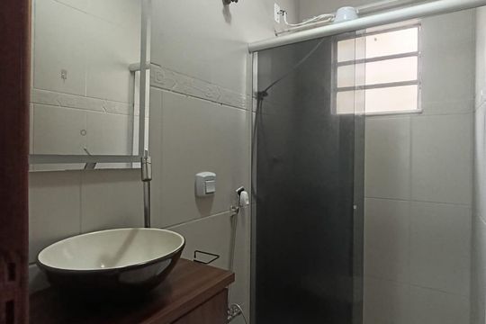 Banheiro de casa para alugar com 2 quartos, 56m² em Vila Sao Jorge, Nova Iguaçu