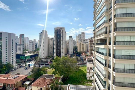 Vista da varanda gourmet  de apartamento à venda com 3 quartos, 198m² em Paraíso, São Paulo