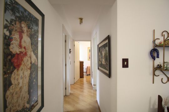 Corredor de apartamento à venda com 3 quartos, 72m² em Vila Progredior, São Paulo