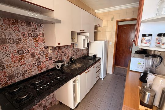 Cozinha de apartamento para alugar com 2 quartos, 64m² em Setor Bueno, Goiânia