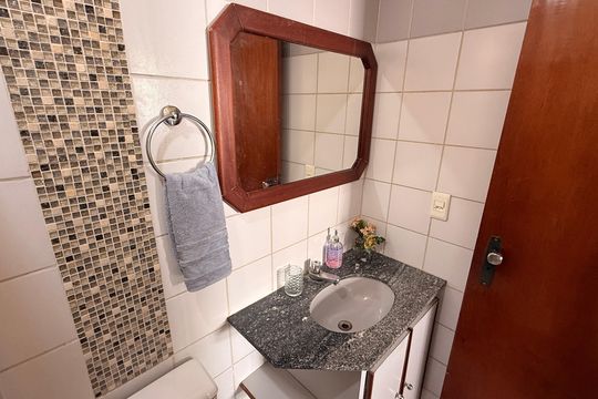 Banheiro Social de apartamento para alugar com 2 quartos, 64m² em Setor Bueno, Goiânia
