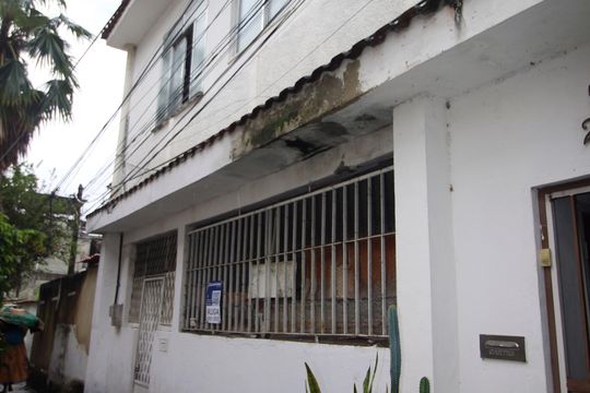 Fachada de apartamento para alugar com 3 quartos, 70m² em Olaria, Rio de Janeiro
