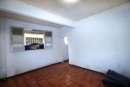 Sala de apartamento para alugar com 3 quartos, 70m² em Olaria, Rio de Janeiro