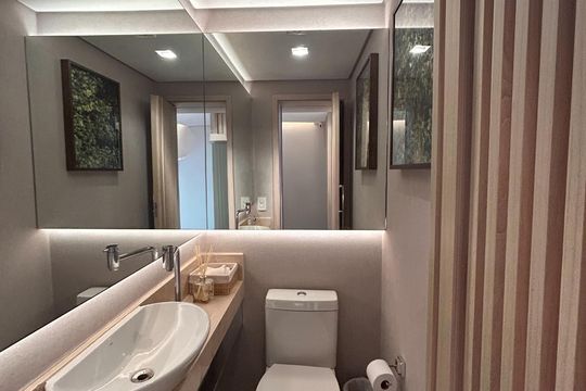 Lavabo  de apartamento para alugar com 2 quartos, 135m² em Cidade Monções, São Paulo