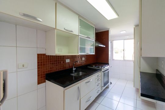 Cozinha de apartamento para alugar com 2 quartos, 58m² em Jardim Oriental, São Paulo