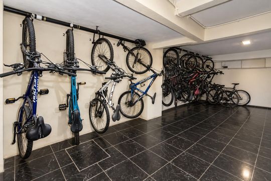Bicicletário de apartamento para alugar com 2 quartos, 92m² em Bela Vista, São Paulo