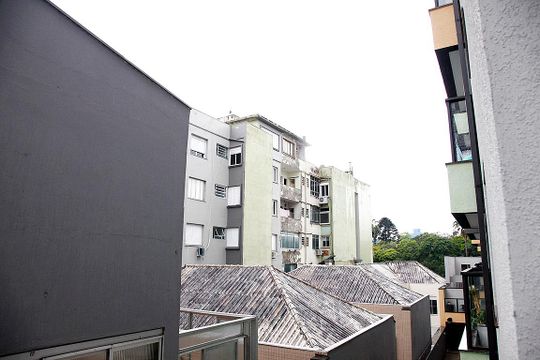 Quarto 1 Vista de apartamento para alugar com 2 quartos, 54m² em Farroupilha, Porto Alegre