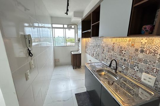 Cozinha de apartamento para alugar com 2 quartos, 44m² em Água Santa, Rio de Janeiro