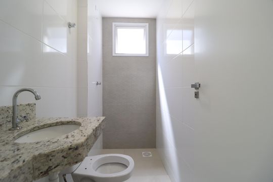 Banheiro Social de apartamento para alugar com 2 quartos, 58m² em Pampulha, Uberlândia
