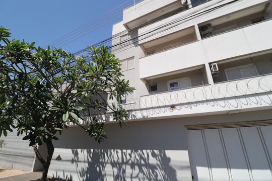 Plaquinha de apartamento para alugar com 2 quartos, 58m² em Pampulha, Uberlândia