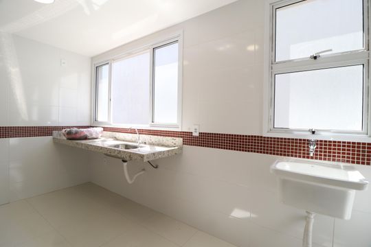 Cozinha de apartamento para alugar com 2 quartos, 58m² em Pampulha, Uberlândia