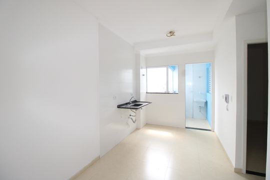 Sala/Cozinha de apartamento para alugar com 2 quartos, 42m² em Jardim Helian, São Paulo