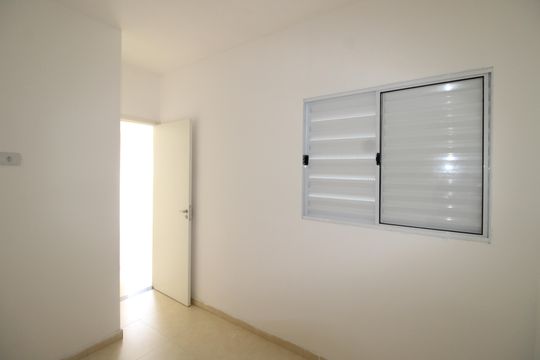 Quarto 2 de apartamento para alugar com 2 quartos, 42m² em Jardim Helian, São Paulo