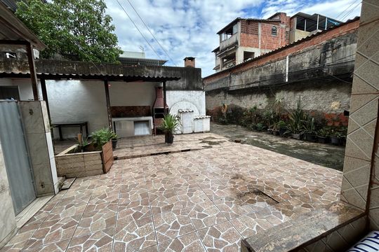 Quintal de casa para alugar com 2 quartos, 90m² em Bento Ribeiro, Rio de Janeiro