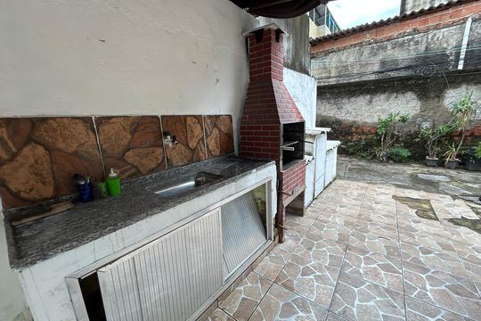 Churrasqueira de casa para alugar com 2 quartos, 90m² em Bento Ribeiro, Rio de Janeiro