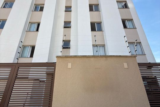 Fachada de apartamento para alugar com 2 quartos, 50m² em Alvorada, Contagem