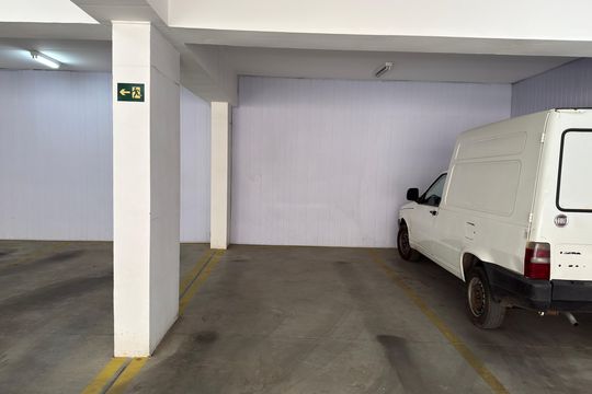 Garagem de apartamento para alugar com 2 quartos, 50m² em Alvorada, Contagem