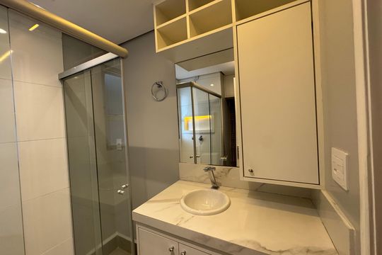 Banheiro de apartamento à venda com 3 quartos, 74m² em Jaguaribe, Osasco