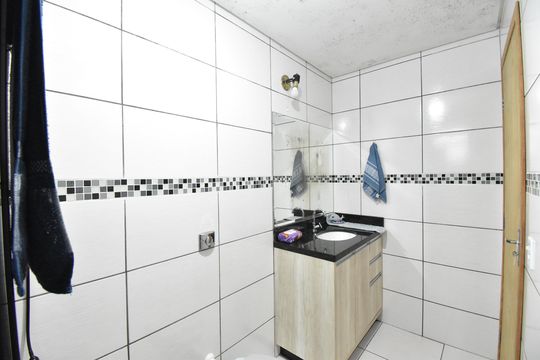 Banheiro da Suíte de casa à venda com 3 quartos, 200m² em Campo de Santana, Curitiba