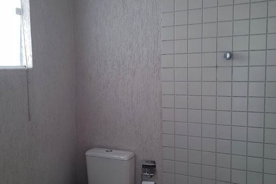 Banheiro de casa à venda com 2 quartos, 160m² em Vila Carrão, São Paulo