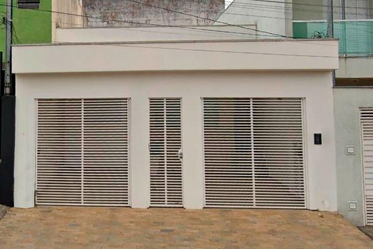 Fachada de casa à venda com 2 quartos, 160m² em Vila Carrão, São Paulo